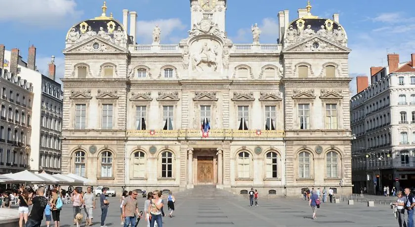 College Hotel Lyon 4*,  France
