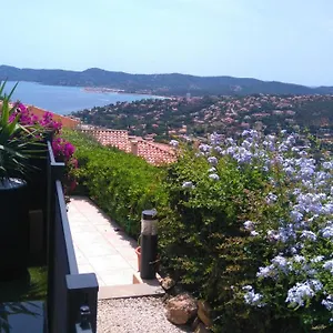  Appartement Au Pied Du Massif Des Maures, Sur La Baie Du Lavandou. France