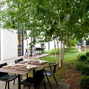 4* Aparthotel Adagio Patio Confluence
