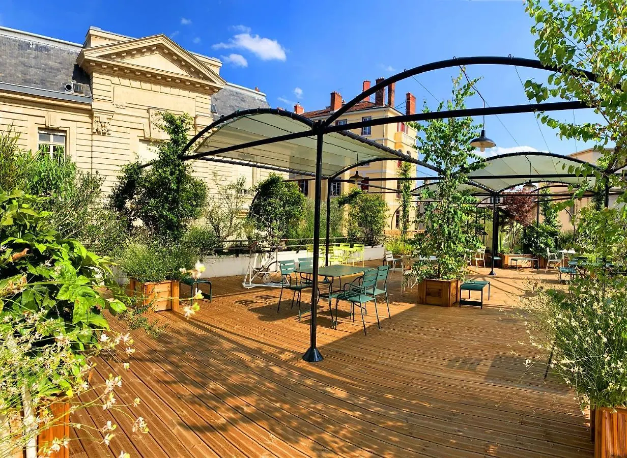 ****  College Hotel Lyon France