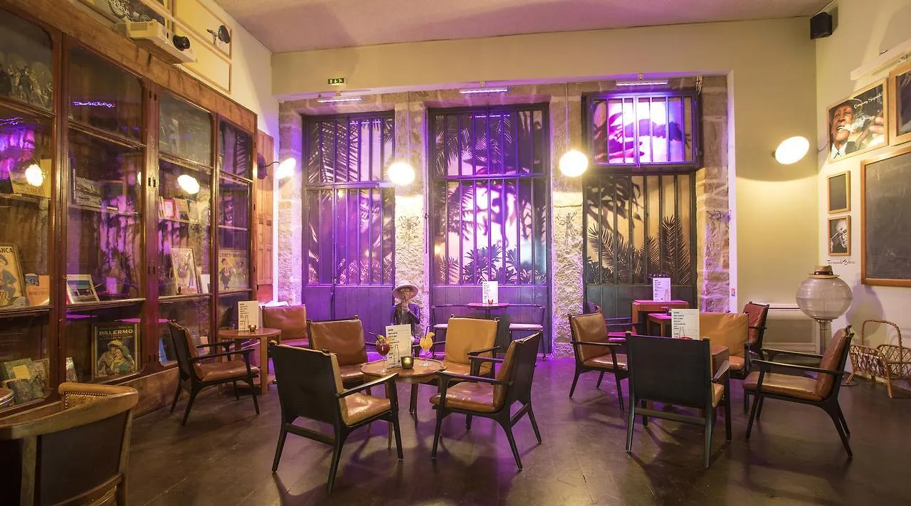 ****  College Hotel Lyon France